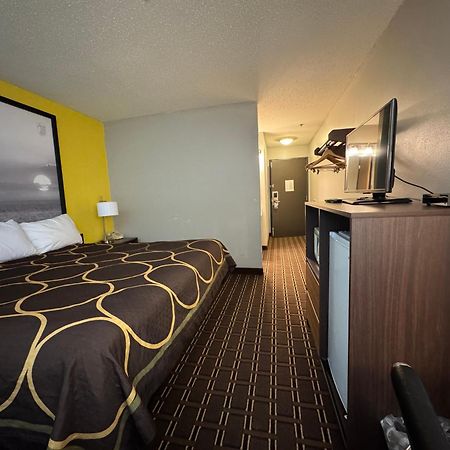 Hotel Super 8 By Wyndham Reedsburg Exteriér fotografie