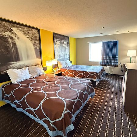 Hotel Super 8 By Wyndham Reedsburg Exteriér fotografie