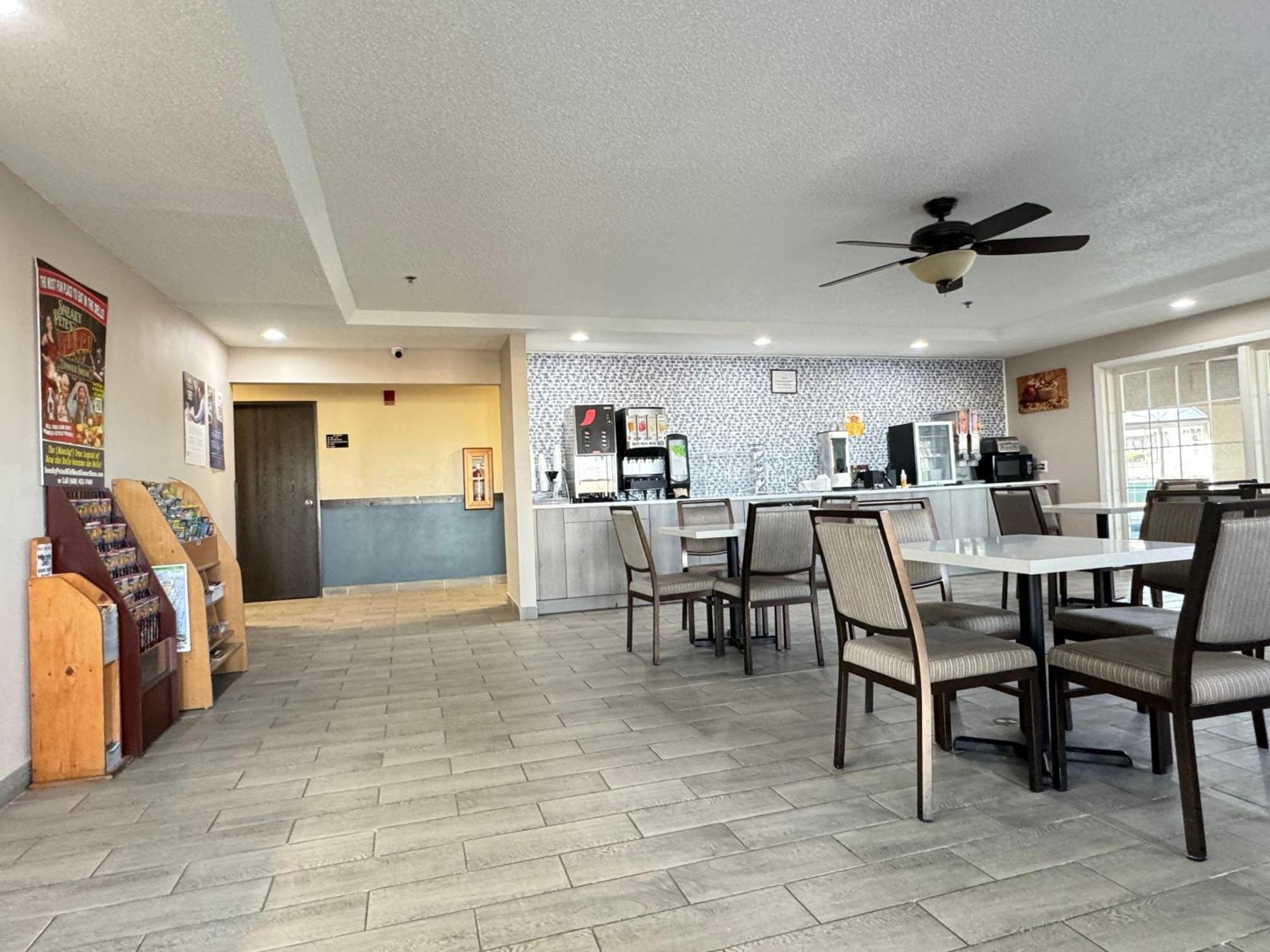 Hotel Super 8 By Wyndham Reedsburg Exteriér fotografie