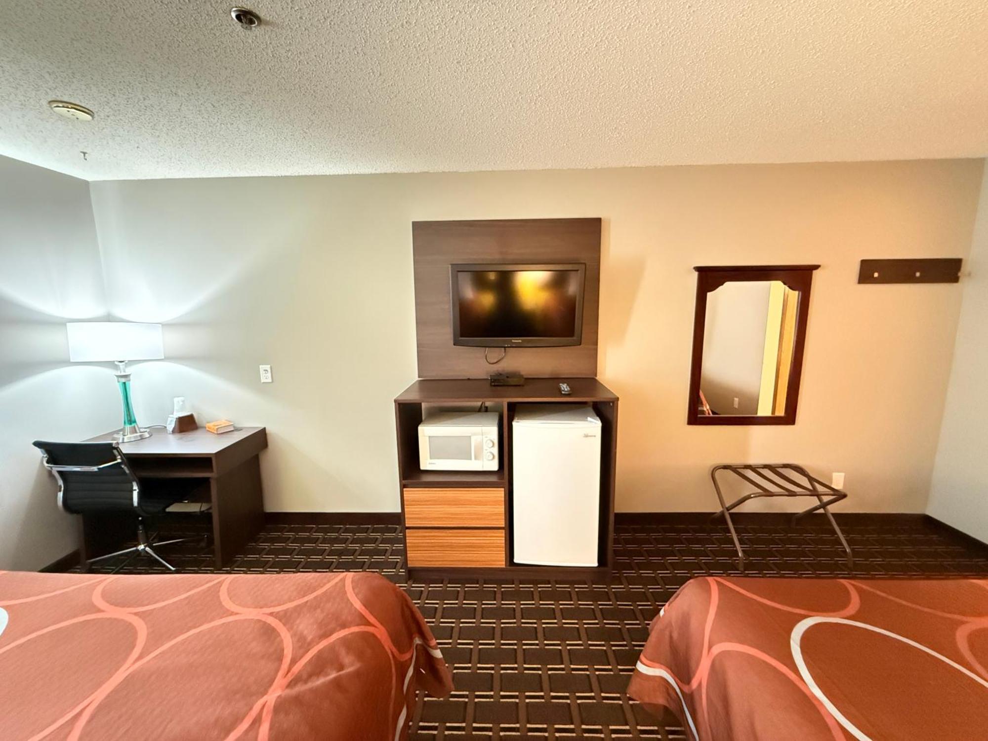 Hotel Super 8 By Wyndham Reedsburg Exteriér fotografie