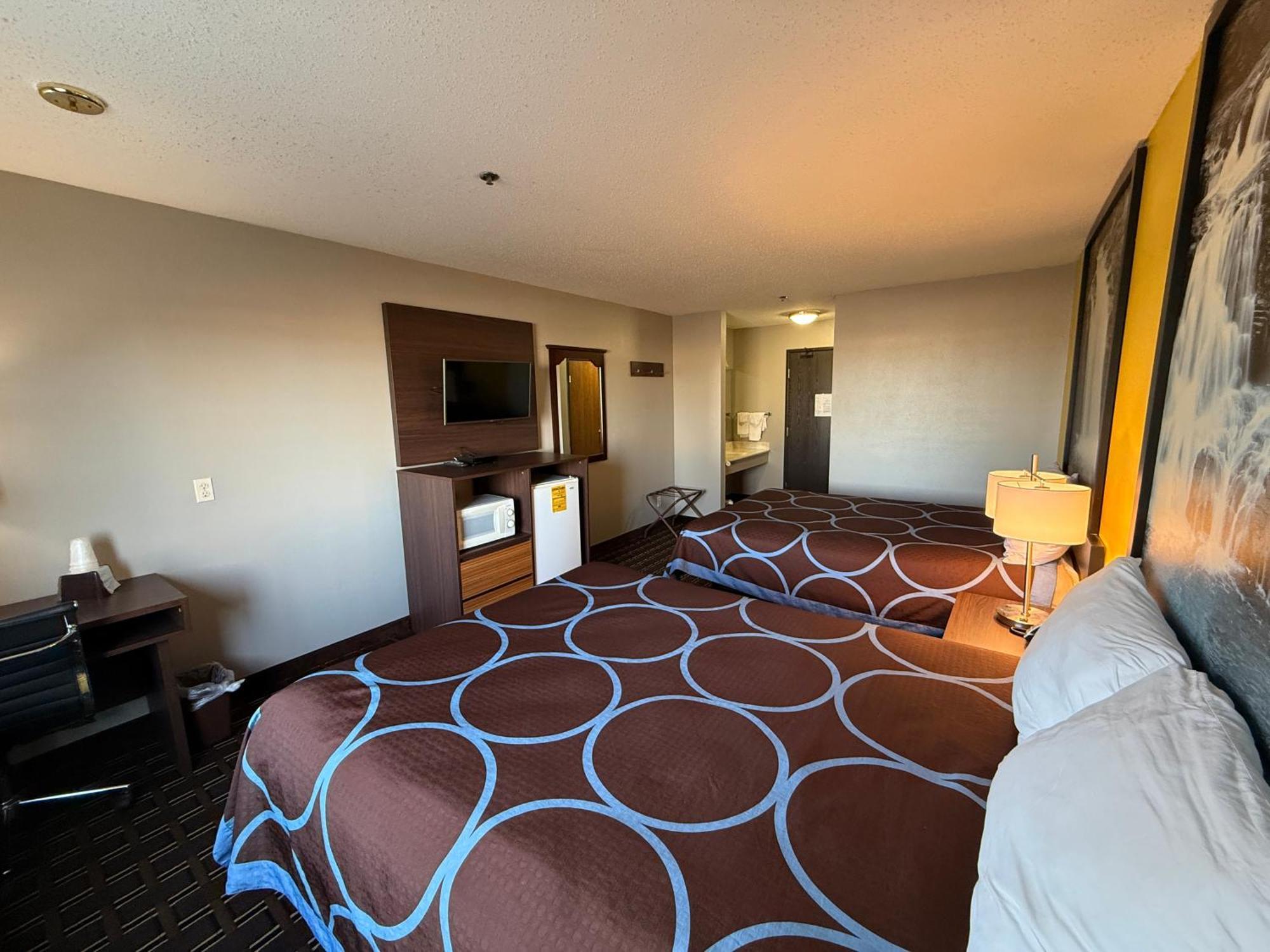 Hotel Super 8 By Wyndham Reedsburg Exteriér fotografie
